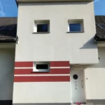 čista fasada hiše po profesionalnem čiščenju