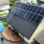 Čiščenje sončne elektrarne s teleskopsko palico